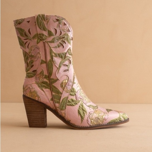 Oasis Society Shoes - Rose Garden Floral Jacquard Tapestry Paneled Western Boots - Oasis Society